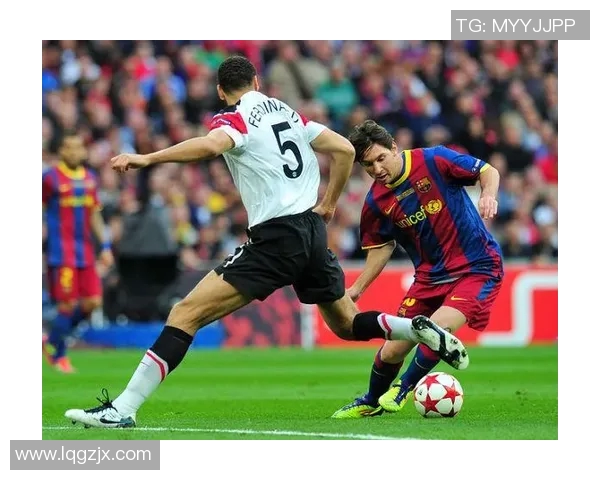 用纸制作足球明星的创意视频教程分享与精彩瞬间回顾